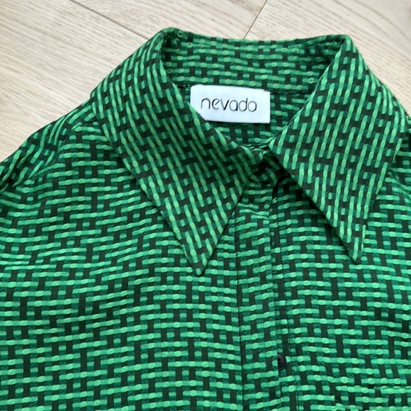 Off Shoulder Raffled Sleaves - Picture 2 of 5